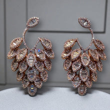 Load image into Gallery viewer, Leafy earrings
