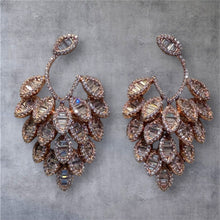 Load image into Gallery viewer, Leafy earrings

