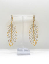 Load image into Gallery viewer, Feather- Our beautiful drop feather earrings
